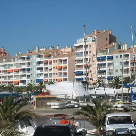 Port T3 Face A La Mer * Hyeres
